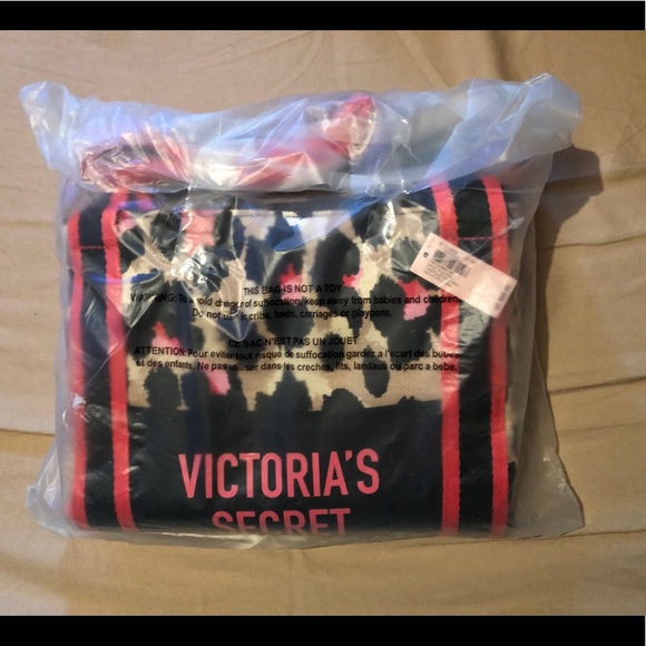 Victoria Secret bags brand new - Picture 4 of 5